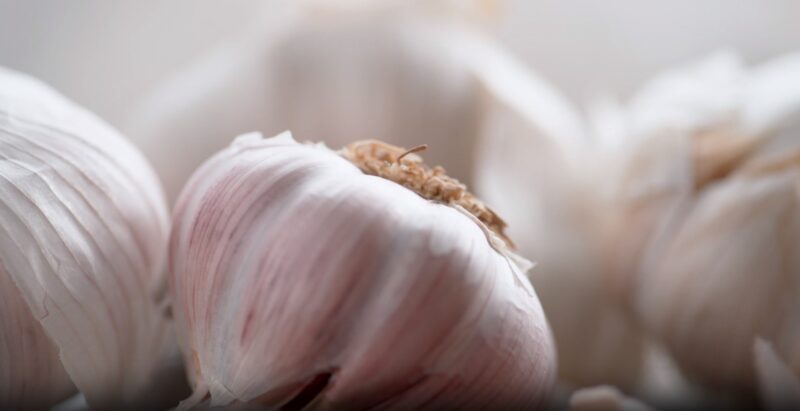 Natural Way Treat Leucorrhoea garlic